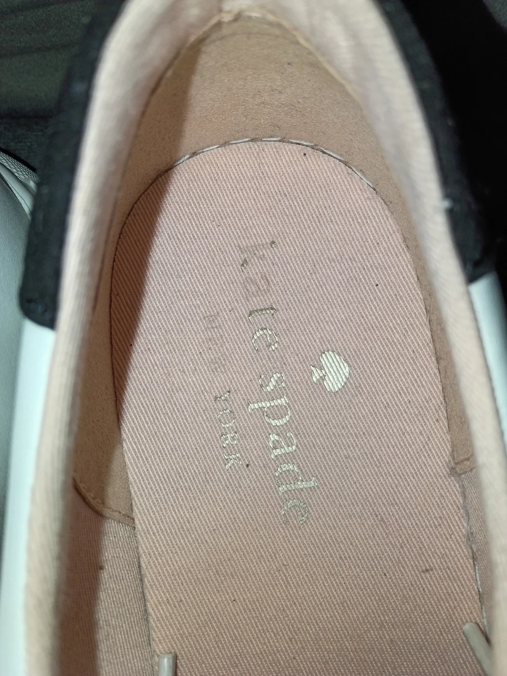 kate spade Fez White Sneakers with Black Spade Accent Size 11 EUC